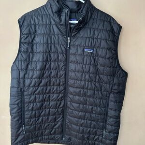 Patagonia Men's Dark Quilted Vest